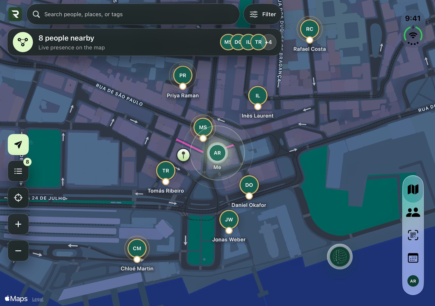 Recall on iPhone Duo: the live map with Marta Silva, Daniel Okafor and six more contacts nearby